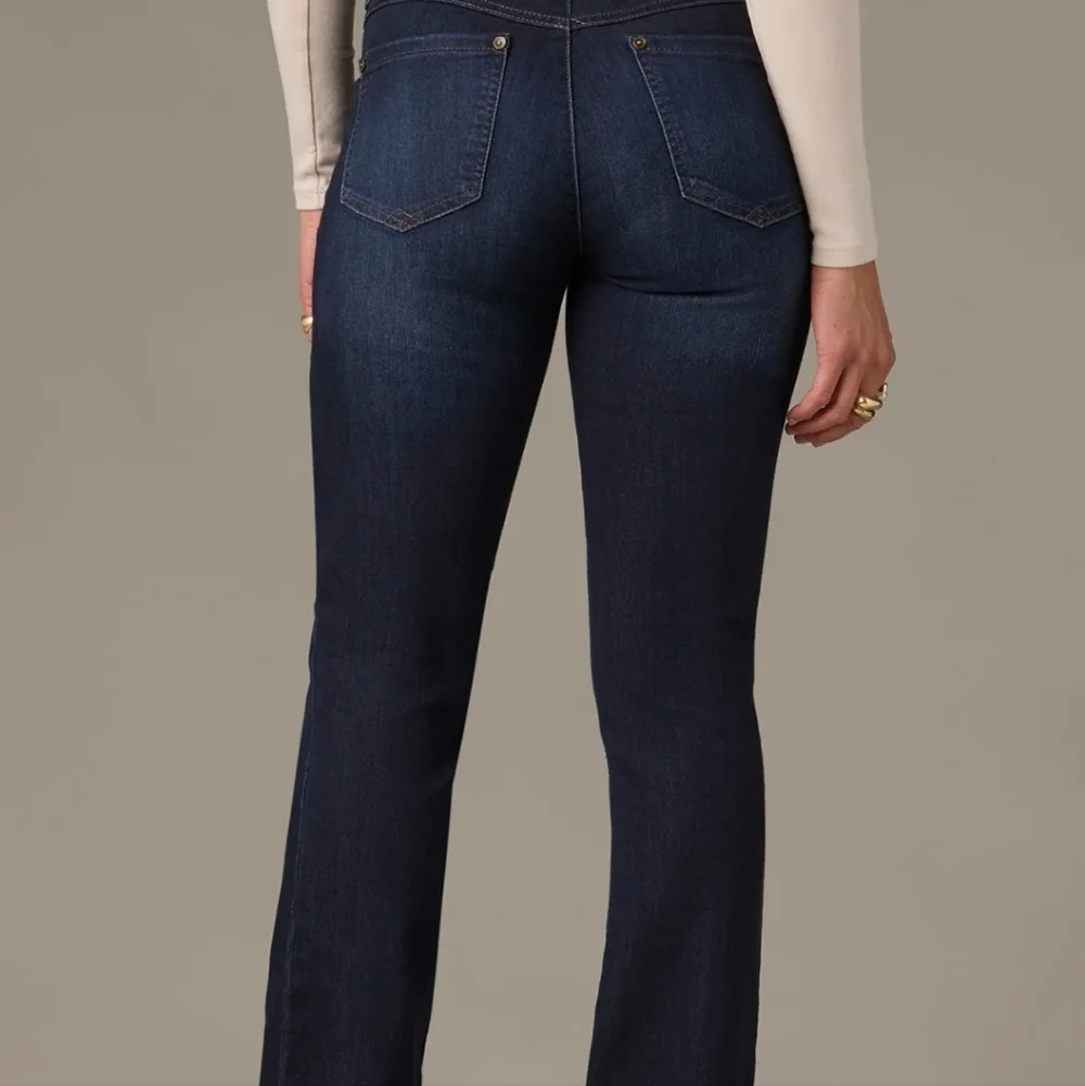 Wit & Wisdom Brittany Mid Rise Itty Bitty Boot Cut Jeans Size 8 Style L12241BBEA - Picture 8 of 8